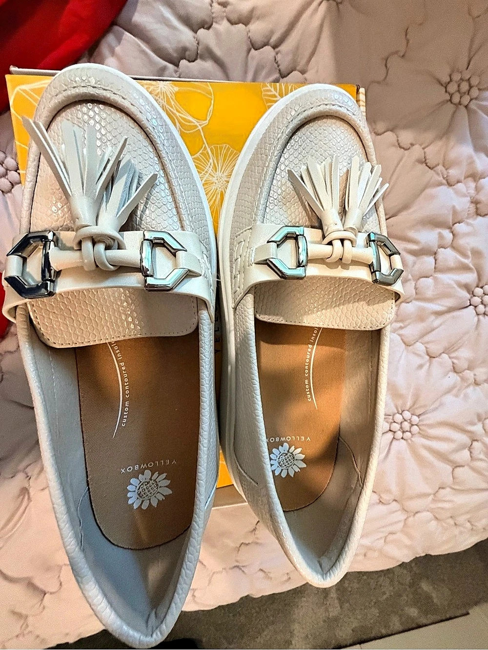 Yellow Box Erina Ivory Moccasin Loafers US 8.5 M